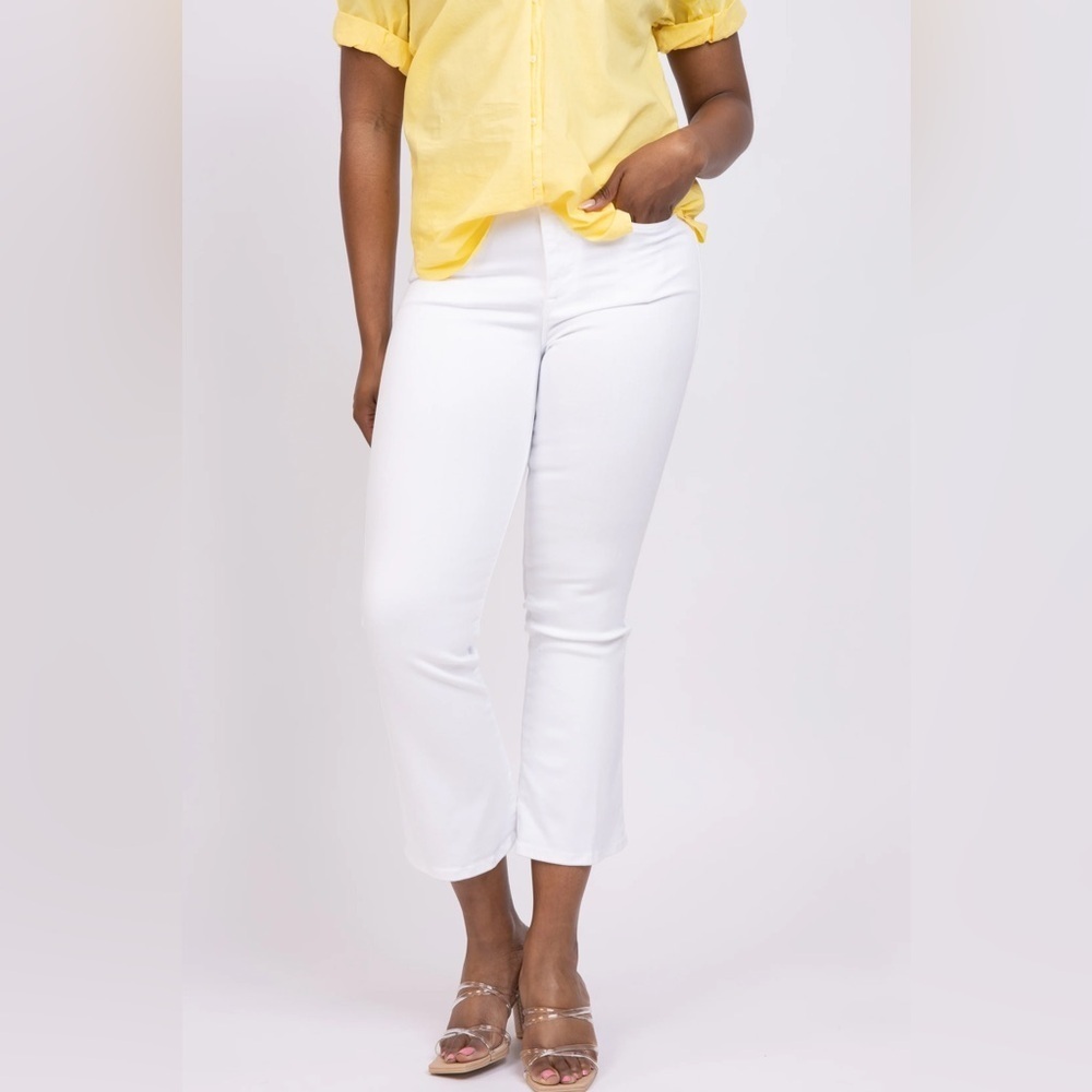 Frame Le One Crop Mini Boot in Blanc - Picture 2 of 7